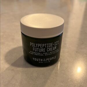 Green and White Moisturizing Skincare Cream